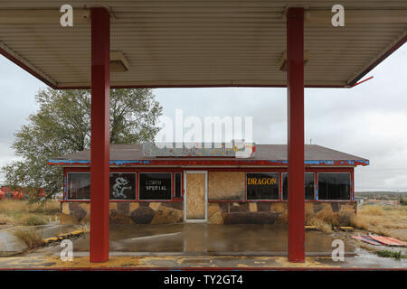 Restaurant abandonnés le long de l'historique Route 66, Santa Rosa, Nouveau Mexique Banque D'Images