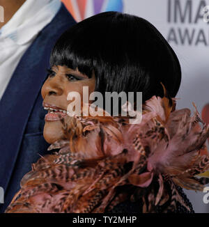 L'actrice Cicely Tyson arrive à la 43ème NAACP Image Awards au Shrine Auditorium à Los Angeles le 17 février 2012. UPI/Danny Moloshok Banque D'Images