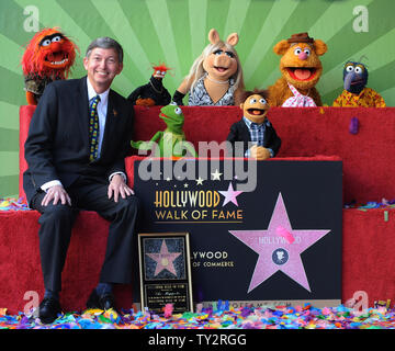 Chambre de commerce de Hollywood CHEF Leron Gubler assiste à la cérémonie honorant inimitable Muppets Les Muppets avec le 2,466ème étoile sur le Hollywood Walk of Fame à Los Angeles le 20 mars 2012. UPI/Jim Ruymen Banque D'Images