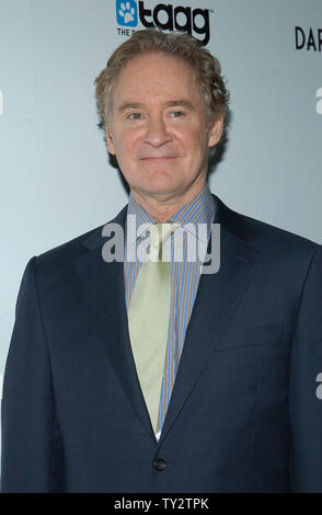 L'acteur Kevin Kline, un acteur dans la motion picture drama 'Darling Companion", assiste à la première du film à l'Egyptian Theatre dans la section Hollywood de Los Angeles le 17 avril 2012. UPI/Jacqui Wong Banque D'Images