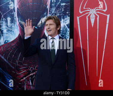 Comédien Denis Leary, un acteur dans la motion photo fantaisie 'The Amazing Spider-Man', assiste à la première du film au Regency Village Theatre dans la section de Westwood Los Angeles le 28 juin 2012. UPI/Jim Ruymen Banque D'Images
