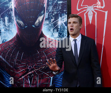 L'acteur Chris Zylka, un acteur dans la motion photo fantaisie 'The Amazing Spider-Man', assiste à la première du film au Regency Village Theatre dans la section de Westwood Los Angeles le 28 juin 2012. UPI/Jim Ruymen Banque D'Images