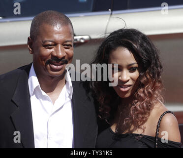 Acteur Robert Townsend (L) et client arrive pour le 12 BET Awards au Shrine Auditorium à Los Angeles le 1 juillet 2012. UPI/Jonathan Alcorn Banque D'Images