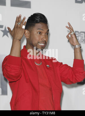 Singer Miguel, gagnant du meilleur prix Collaboration apparaît au cours de la backstage 12 BET Awards au Shrine Auditorium à Los Angeles le 1 juillet 2012. UPI/Jonathan Alcorn Banque D'Images