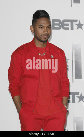 Singer Miguel, gagnant du meilleur prix Collaboration apparaît au cours de la backstage 12 BET Awards au Shrine Auditorium à Los Angeles le 1 juillet 2012. UPI/Jonathan Alcorn Banque D'Images