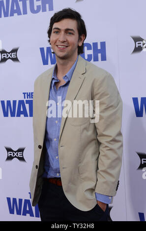 Nicholas Braun, un acteur dans la motion picture comédie de science-fiction "la montre", assiste à la première du film au Grauman's Chinese Theatre dans la section Hollywood de Los Angeles le 23 juillet 2012. UPI/Jim Ruymen Banque D'Images