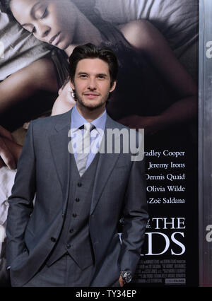 Ben Barnes, un acteur dans la motion photo théâtre romantique 'Les mots', assiste à la première du film à l'Arclight Cinerama Dome dans la section Hollywood de Los Angeles le 4 août 2012. UPI/Jim Ruymen Banque D'Images