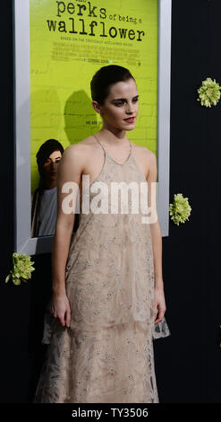 Emma Watson, un acteur dans la motion photo théâtre romantique 'Les avantages d'être une giroflée', assiste à la première du film à l'Arclight Cinerama Dome à Los Angeles le 10 septembre 2012. UPI/Jim Ruymen Banque D'Images