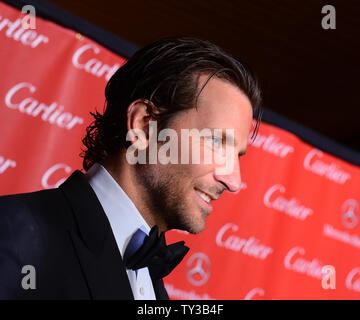 L'acteur Bradley Cooper arrive à la 24e édition du Festival International du Film de Palm Springs awards gala au Palm Springs Convention Center de Palm Springs, Californie le 5 janvier 2013. UPI/Jim Ruymen Banque D'Images