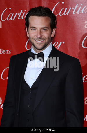 L'acteur Bradley Cooper arrive à la 24e édition du Festival International du Film de Palm Springs awards gala au Palm Springs Convention Center de Palm Springs, Californie le 5 janvier 2013. UPI/Jim Ruymen Banque D'Images