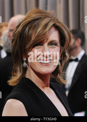 Le co-président de Disney Media Networks et président du Disney-ABC Television Group Anne Sweeney arrive sur le tapis rouge lors de la 85e soirée des Oscars à Hollywood et les Highlands Center dans la section Hollywood de Los Angeles le 24 février 2013. UPI/Jim Ruymen Banque D'Images