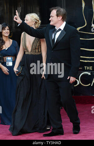 Quentin Tarantino et Lianne Spiderbaby arrive sur le tapis rouge lors de la 85e soirée des Oscars à Hollywood et les Highlands Center dans la section Hollywood de Los Angeles le 24 février 2013. UPI/Kevin Dietsch Banque D'Images