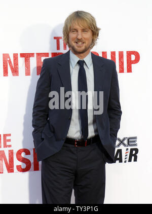 L'acteur Owen Wilson, un acteur dans la comédie du cinéma "Le stage", assiste à la première du film au Regency Village Westwood Theatre dans la section de Los Angeles Westwood le 29 mai 2013. UPI/Alex Gallardo Banque D'Images