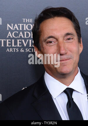 L'acteur Michael Corbet arrive pour la 40e Journée annuelle à l'Emmy Awards The Beverly Hilton à Beverly Hills, Californie le 16 juin 2013. UPI/Jim Ruymen Banque D'Images