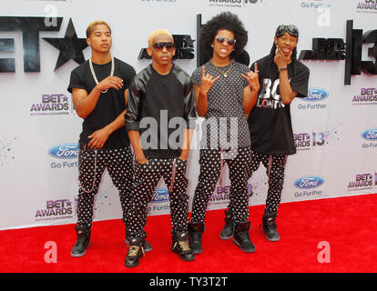 Chanteurs Roc Royal, Princeton, Prodigy et Ray Ray de Mindless Behavior (L-R) assister à la remise des prix, 13 PARI au Nokia Theatre de Los Angeles le 30 juin 2013. UPI/Alex Gallardo Banque D'Images