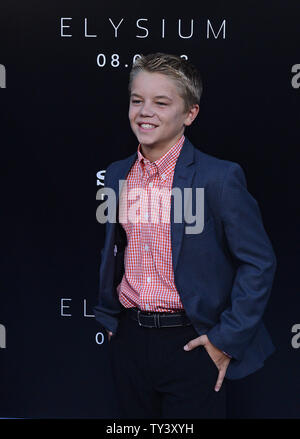 Acteur, Maxwell Perry Cotton assiste à la première de la science -fiction thriller cinéma 'Elysium' au Regency Village Theatre dans la section de Westwood Los Angeles le 7 août 2013. Situé dans l'année 2154, où les très riches vivent sur une station spatiale, alors que le reste de la population réside sur une terre en ruine, un homme prend une mission que pourrait apporter l'égalité à l'polarisés. UPI/Jim Ruymen Banque D'Images