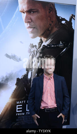 Acteur, Maxwell Perry Cotton assiste à la première de la science -fiction thriller cinéma 'Elysium' au Regency Village Theatre dans la section de Westwood Los Angeles le 7 août 2013. Situé dans l'année 2154, où les très riches vivent sur une station spatiale, alors que le reste de la population réside sur une terre en ruine, un homme prend une mission que pourrait apporter l'égalité à l'polarisés. UPI/Jim Ruymen Banque D'Images