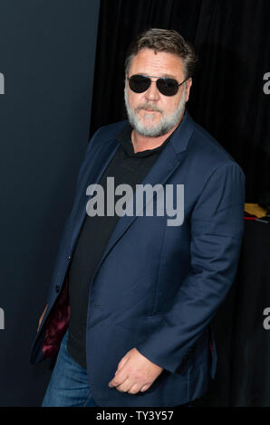 New York, NY - 24 juin 2019 : Russell Crowe s'occupe du réseau Showtime première de la voix la plus forte à Paris Theatre Banque D'Images