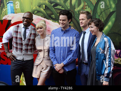 Terry Crews, acteurs Anna Faris, Bill Hader, Neil Patrick Harris et Kristen Schaal (L-R) assister à la première du film de comédie de science-fiction "Tempête de Boulettes Géantes 2' au Regency Village Theatre dans la section de Los Angeles Westwood le 21 septembre 3013. UPI/Jim Ruymen Banque D'Images