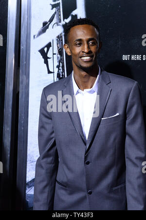 Faysal acteur Ahmed assiste à la première de The biographical motion picture thriller "Capitaine Phillips' à l'Academy of Motion Picture Arts & Sciences à Beverly Hills, Californie le 30 septembre 2013. Le film est l'histoire vraie du capitaine Richard Phillips et le MV battant pavillon américain Maersk Alabama's 2009 détournement par les pirates somaliens. L'Alabama est le premier cargo américain d'être détournée dans deux cents ans. UPI/Jim Ruymen Banque D'Images