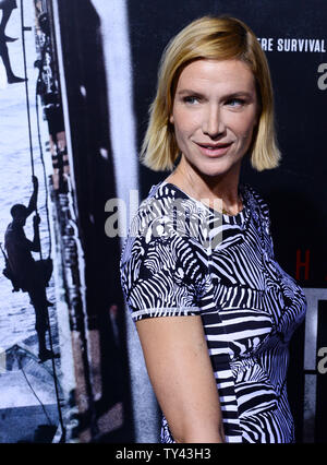 L'actrice Kelly Lynch assiste à la première de The biographical motion picture thriller "Capitaine Phillips' à l'Academy of Motion Picture Arts & Sciences à Beverly Hills, Californie le 30 septembre 2013. Le film est l'histoire vraie du capitaine Richard Phillips et le MV battant pavillon américain Maersk Alabama's 2009 détournement par les pirates somaliens. L'Alabama est le premier cargo américain d'être détournée dans deux cents ans. UPI/Jim Ruymen Banque D'Images
