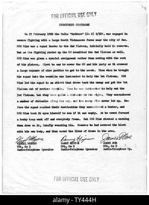Déclaration de témoin oculaire de Virgil Meyers, Danny Gipson, et James Noe, SOCIÉTÉ D, 2e Bataillon (Airborne), 501e d'infanterie, 101ème Division aéroportée sur SGS Clifford C. Sims ; Portée et contenu : cette déclaration de témoin oculaire contient des actions de la société SSG Clifford C. Sims, qui s'est distingué le 21 février 1968, à la bataille de Hue, la République du Vietnam. En raison de ceci et d'autres déclarations, le sergent Sims a été décernée à titre posthume la Médaille d'honneur du Congrès. Dans un événement extraordinaire, SSG Joe Hooper, de la même société a gagné la médaille du Congrès des Députés Banque D'Images