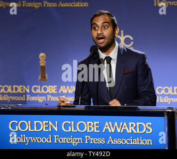 Acteur Aziiz Ansari annonce les nominations pour le 71ième congrès annuel Golden Globe Awards au Beverly Hilton Hotel à Beverly Hills, Californie le 12 décembre 2013. Les gagnants seront annoncés lors d'une émission diffusée sur NBC le 12 janvier 2014. UPI/Jim Ruymen Banque D'Images