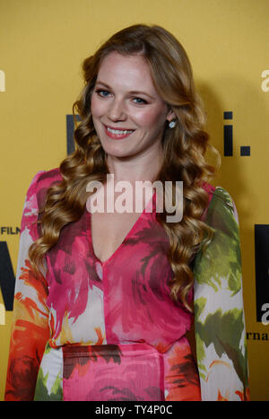 L'actrice Emma Bell participe à l'assemblée annuelle Women in Film Crystal  + Lucy Awards à l'hôtel Hyatt Regency Century Plaza dans le siècle de la ville de Los Angeles le 11 juin 2014. Banque D'Images