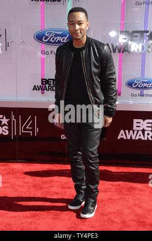 Musicien John Legend assiste à la 14e édition du Nokia Theater BET Awards à Los Angeles. Vivre à Los Angeles le 29 juin 2014. L'award show met le 50e anniversaire de la Loi des droits civils et de son impact sur l'Amérique. UPI/Phil McCarten Banque D'Images