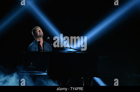 Robin Thicke effectue au cours de la 14e édition du Nokia Theater BET Awards à Los Angeles. Vivre à Los Angeles le 29 juin 2014. L'award show met le 50e anniversaire de la Loi des droits civils et de son impact sur l'Amérique. UPI/Jim Ruymen Banque D'Images