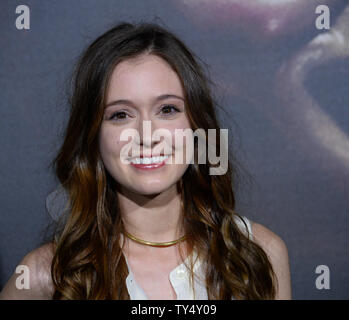 L'actrice Hayley McFarland assiste à la première de The horror film 'Annabelle' au théâtre chinois de Grauman dans la section Hollywood de Los Angeles le 29 septembre 2014. Scénario : un couple commencent à ressentir les événements surnaturels terrifiants impliquant un vintage doll peu après leur maison est envahie par des sectes sataniques. UPI/Jim Ruymen Banque D'Images