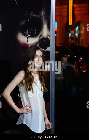 L'actrice Hayley McFarland assiste à la première de The horror film 'Annabelle' au théâtre chinois de Grauman dans la section Hollywood de Los Angeles le 29 septembre 2014. Scénario : un couple commencent à ressentir les événements surnaturels terrifiants impliquant un vintage doll peu après leur maison est envahie par des sectes sataniques. UPI/Jim Ruymen Banque D'Images