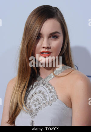 Liana Liberato acteur assiste à la première de the motion picture théâtre romantique 'Le meilleur de moi" du Regal Cinemas L.A. Vivre à Los Angeles le 7 octobre 2014. Scénario : une paire d'anciens high school sweethearts réunir après de nombreuses années à leur retour pour rendre visite à leur petite ville natale. UPI/Jim Ruymen Banque D'Images