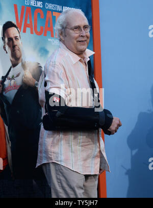 Chevy Chase acteur assiste à la première de the motion picture comédie 'vacances' au Regency Village Theatre dans la section de Westwood Los Angeles le 27 juillet 2015. Scénario : dans l'espoir de faire venir sa famille et de recréer son enfance vacances pour ses enfants, un grandi Rusty Griswold prend sa femme et leurs deux fils sur un cross-country road trip au parc à thème le plus frais en Amérique, Walley Monde. Inutile de dire que les choses ne vont pas tout à fait comme prévu. Photo par Jim Ruymen/UPI Banque D'Images