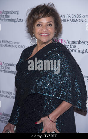 Debbie Allen assiste à la Gala organisé par le Duo Wallis Annenberg Center for the Performing Arts et amis américains de l'Orchestre philharmonique d'Israël a tenu à Wallis Annenberg Center for the Performing Arts à Los Angeles. La Californie le 10 novembre 2015. Photo par Phil McCarten/UPI Banque D'Images