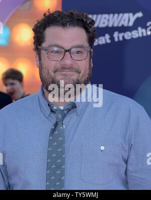 Acteur Bobby Moynihan, la voix de Forgetter Bobby dans l'animated motion photo comédie 'Inside Out' assiste à la première du film au El Capitan Theatre dans la section Hollywood de Los Angeles le 8 juin 2015. Scénario : Après les jeunes Riley est arraché à sa vie et s'installe à Midwest San Francisco, ses émotions - la joie, la peur, la colère, le dégoût et la tristesse - conflit sur la meilleure façon de naviguer dans une nouvelle ville, maison et école. Photo par Jim Ruymen/UPI Banque D'Images