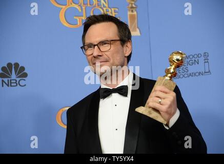 L'acteur Christian Slater, lauréat du prix de la meilleure performance par un acteur dans un second rôle dans une série, mini-série ou Téléfilm pour 'Mr. Robot » apparaît au cours de la 73e assemblée annuelle backstage Golden Globe Awards au Beverly Hilton Hotel à Beverly Hills, Californie le 10 janvier 2016. Photo par Jim Ruymen/UPI Banque D'Images