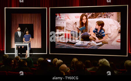 L'acteur John Krasinski (L) et président d'Académie Cheryl Boone Isaacs annoncer Brie Larson, nommé pour la meilleure actrice dans le film 'Prix' au cours de la 88e Academy Awards annonces au Samuel Goldwyn Theater de Los Angeles, Californie le 14 janvier 2016. La 88e Academy Awards sera retransmis en direct sur ABC à partir de Los Angeles le 28 février. Photo par Jim Ruymen/UPI Banque D'Images