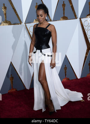 L'actrice Kerry Washington arrive sur le tapis rouge pour la 88e Academy Awards, au Hollywood and Highland Center dans la section Hollywood de Los Angeles le 28 février 2016. Photo par Jim Ruymen/UPI Banque D'Images