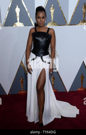 L'actrice Kerry Washington arrive sur le tapis rouge pour la 88e Academy Awards, au Hollywood and Highland Center dans la section Hollywood de Los Angeles le 28 février 2016. Photo par Jim Ruymen/UPI Banque D'Images