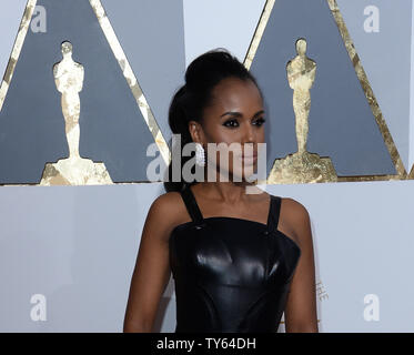 L'actrice Kerry Washington arrive sur le tapis rouge pour la 88e Academy Awards, au Hollywood and Highland Center dans la section Hollywood de Los Angeles le 28 février 2016. Photo par Jim Ruymen/UPI Banque D'Images