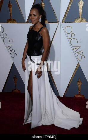 L'actrice Kerry Washington arrive sur le tapis rouge pour la 88e Academy Awards, au Hollywood and Highland Center dans la section Hollywood de Los Angeles le 28 février 2016. Photo par Jim Ruymen/UPI Banque D'Images