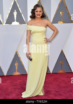 L'Andra jour arrive sur le tapis rouge pour la 88e Academy Awards au Hollywood and Highland Center dans la section Hollywood de Los Angeles le 28 février 2016. Photo par Kevin Dietsch/UPI Banque D'Images