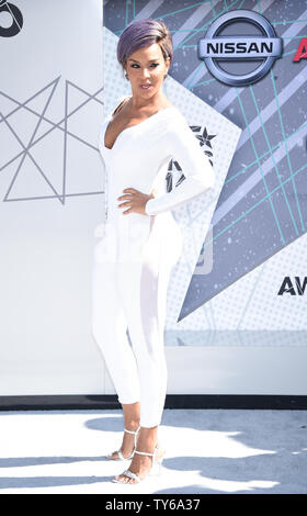 LisaRayeCoy-Misick actrice Mc assiste à la 16e conférence annuelle de Microsoft à BET Awards Theatre de Los Angeles le 26 juin 2016. Photo par Phil McCarten/UPI Banque D'Images