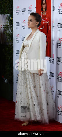 Natalie Portman acteur assiste à la première de 'Jackie' dans le cadre de l'AFI Fest au théâtre chinois de Grauman dans la section Hollywood de Los Angeles le 14 novembre 2016. Photo par Jim Ruymen/UPI Banque D'Images