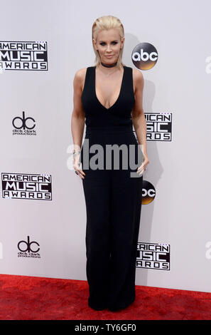 L'actrice Jenny McCarthy arrive pour les American Music Awards 2016 qui a eu lieu chez Microsoft Theatre de Los Angeles le 20 novembre 2016. Photo par Jim Ruymen/UPI Banque D'Images