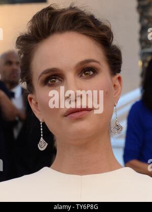 L'actrice Natalie Portman arrive pour le 23e congrès annuel de la SAG Awards tenue au Shrine Auditorium à Los Angeles le 29 janvier 2017. La Screen Actors Guild Awards sera diffusée en direct sur la TNT et les directives du SCT. Photo par Jim Ruymen/UPI Banque D'Images