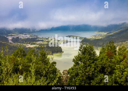 Lagoa das Sete Cidades. L'île de São Miguel, Açores, Portugal. Banque D'Images