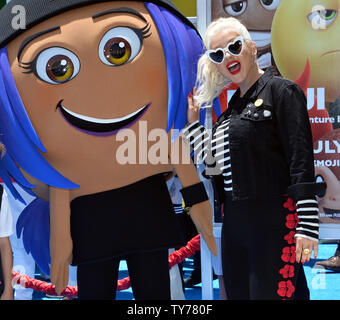 Christina Aguilera, l'acteur la voix de Akiko dans le Glitter animated motion photo comédie 'l'Emoji' assiste à la première du film au Regency Village Theatre dans la section de Westwood Los Angeles le 23 juillet 2017. Scénario : Gene, un emoji expressionnelle, définit un parcours pour devenir un emoji normal. Photo par Jim Ruymen/UPI Banque D'Images