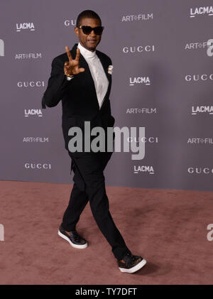 Chanteur Usher participe à la septième conférence annuelle de l'Art LACMA +Film gala artiste Mark Bradford et le réalisateur George Lucas au Los Angeles County Museum of Art de Los Angeles le 4 novembre 2017. Photo par Jim Ruymen/UPI Banque D'Images